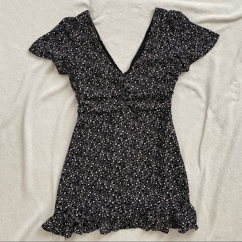 MODERN CHIC BLACK FLORAL MINI EVENING DRESS 🖤